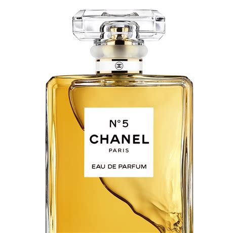 j'ai crééle fameux chanel 5|Chanel number 5.